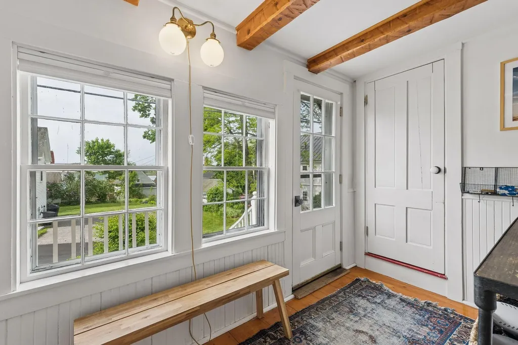 9 Bradbury Street Wiscasset ME 04578