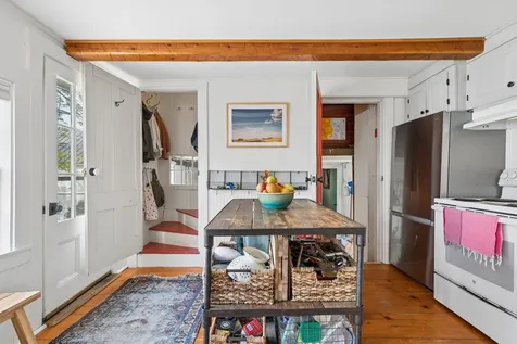 9 Bradbury Street Wiscasset ME 04578