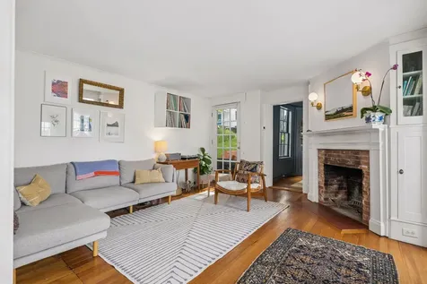 9 Bradbury Street Wiscasset ME 04578