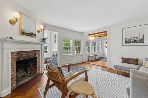 9 Bradbury Street Wiscasset ME 04578