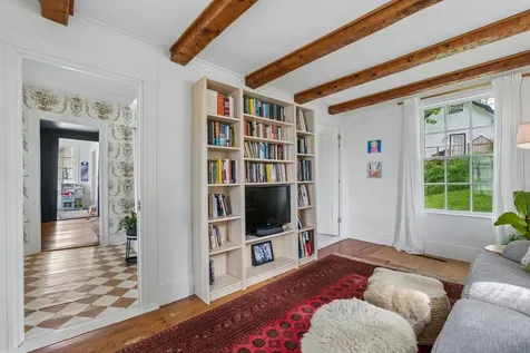 9 Bradbury Street Wiscasset ME 04578
