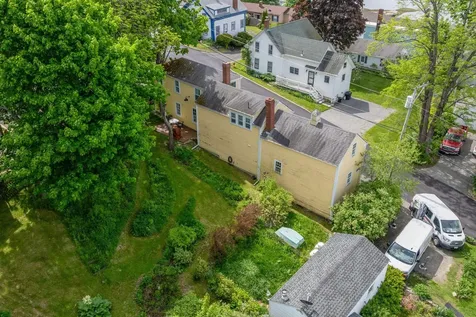 9 Bradbury Street Wiscasset ME 04578