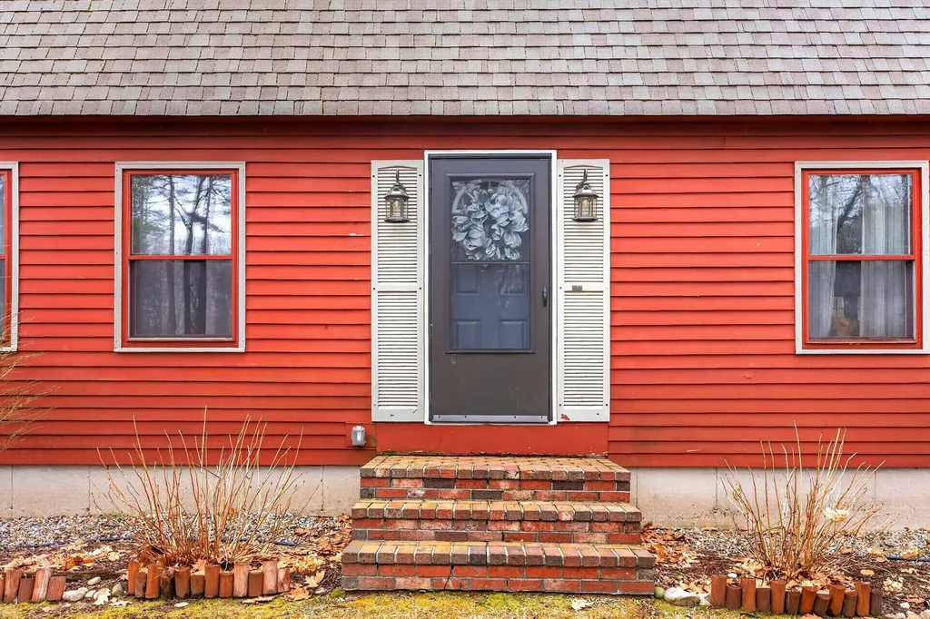 24 Gloria Street Gorham ME 04038