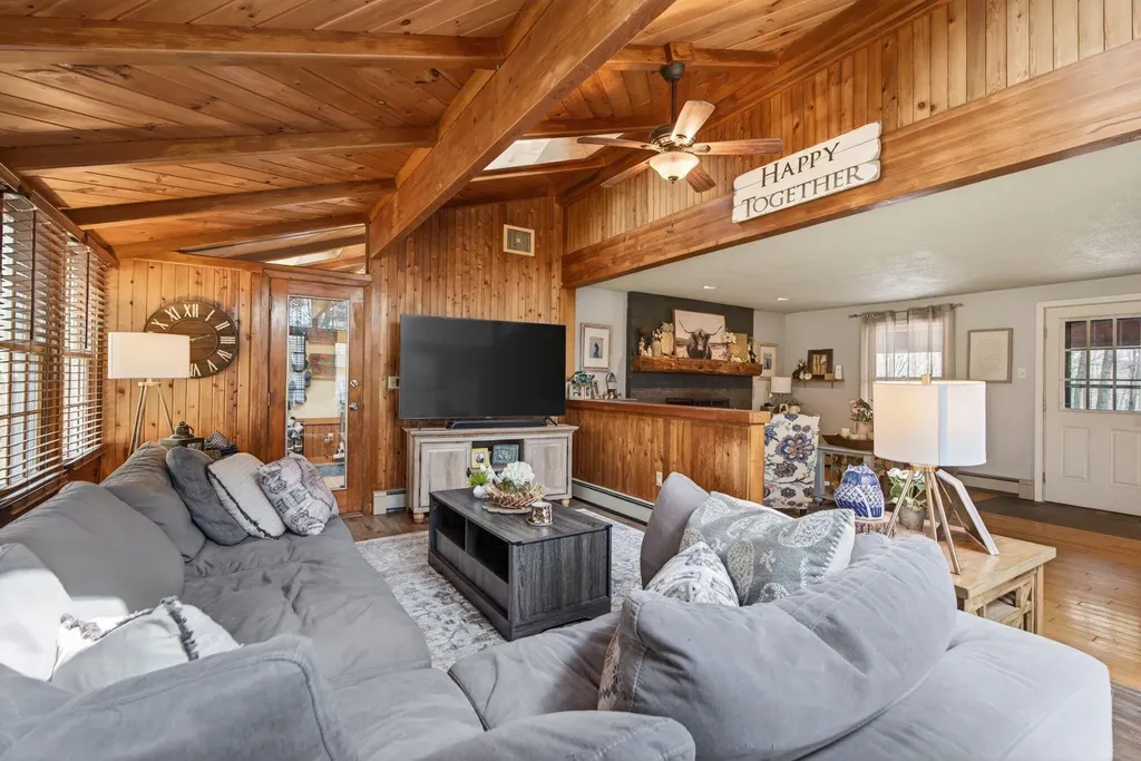 24 Gloria Street Gorham ME 04038