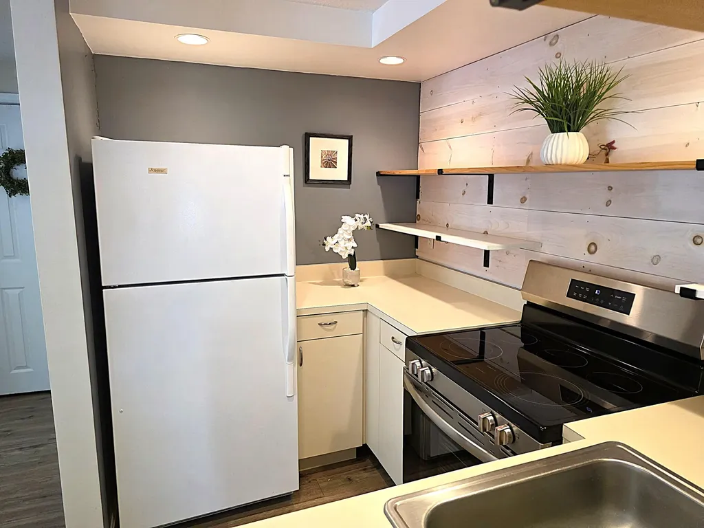 18 High Bluff Drive Kennebunk ME 04043