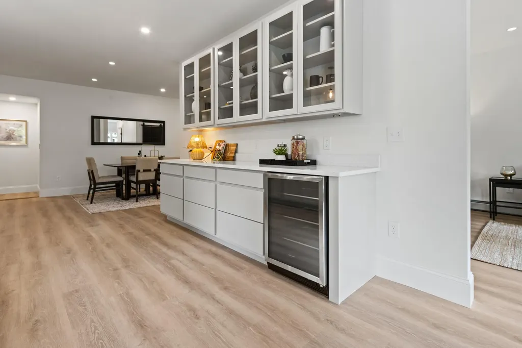 65 Middle Road Falmouth ME 04105