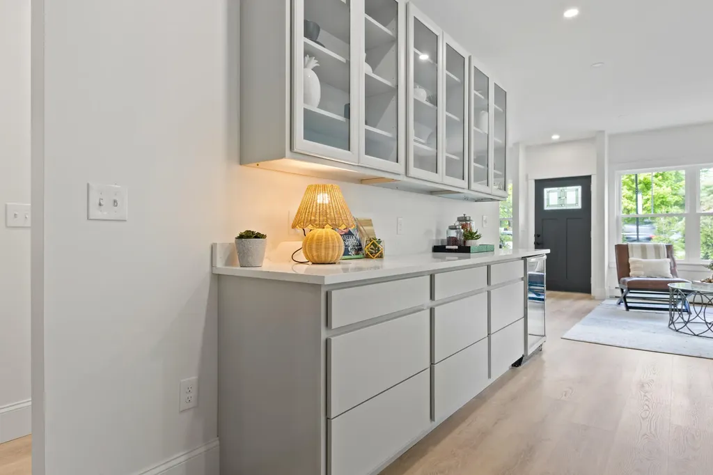 65 Middle Road Falmouth ME 04105