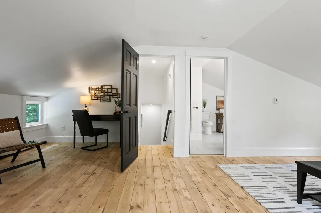 65 Middle Road Falmouth ME 04105