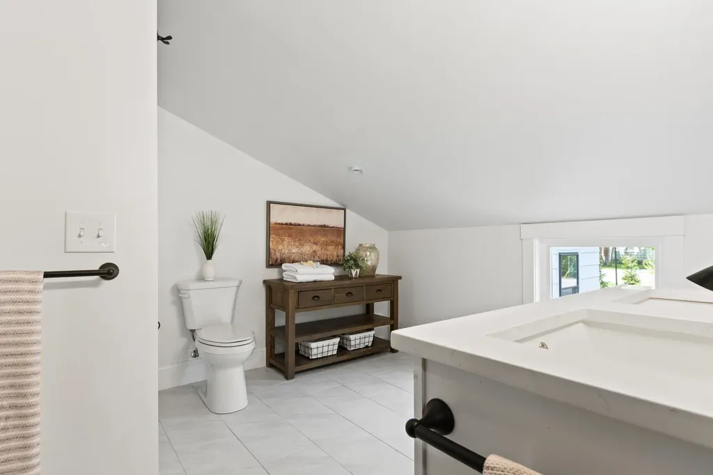 65 Middle Road Falmouth ME 04105
