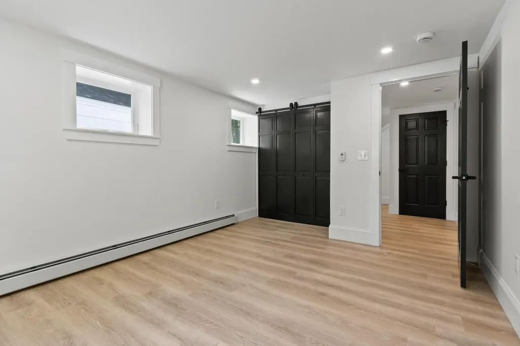 65 Middle Road Falmouth ME 04105