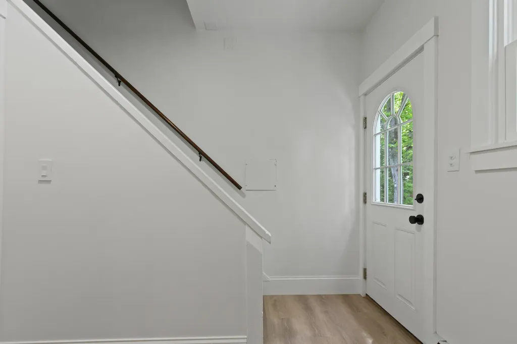 65 Middle Road Falmouth ME 04105