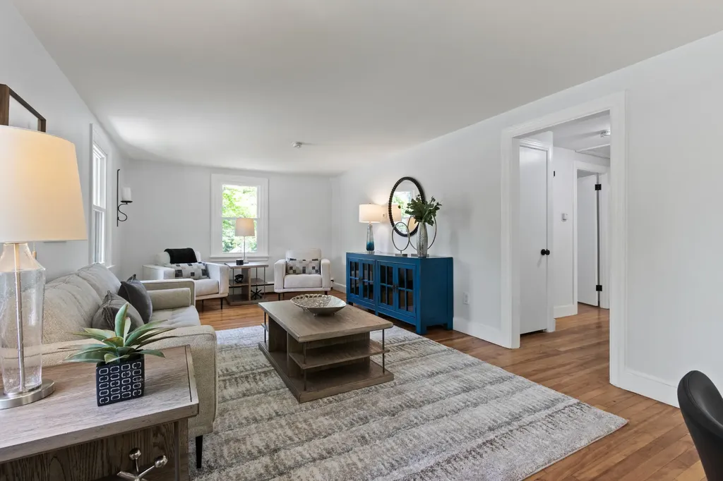 65 Middle Road Falmouth ME 04105