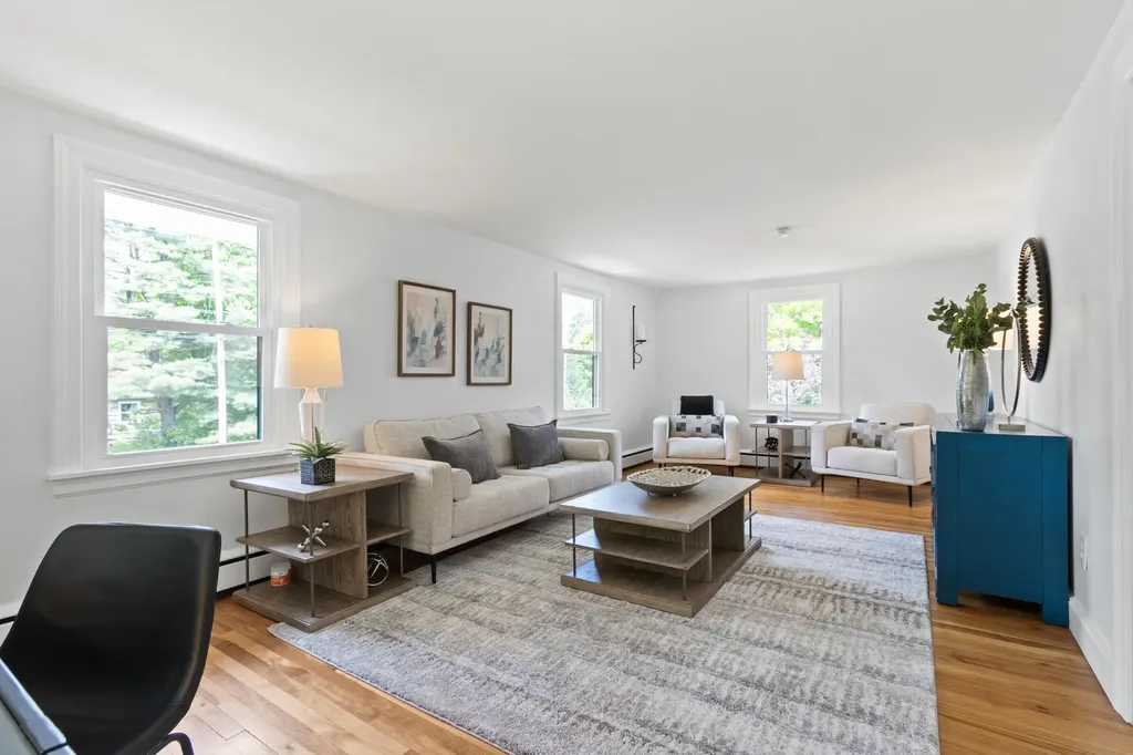 65 Middle Road Falmouth ME 04105