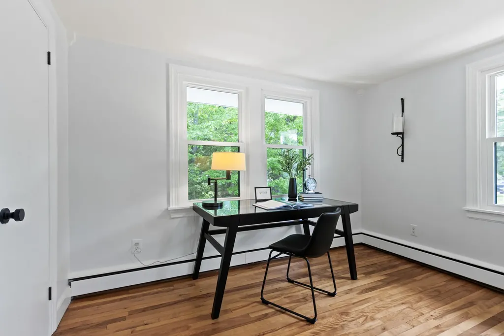 65 Middle Road Falmouth ME 04105
