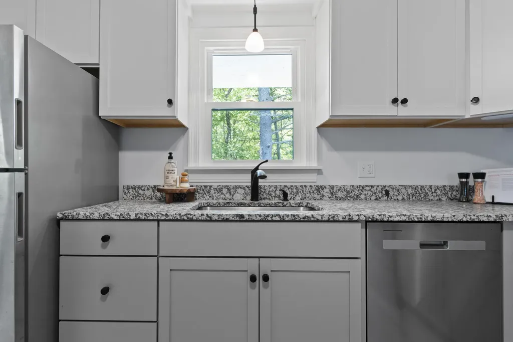 65 Middle Road Falmouth ME 04105