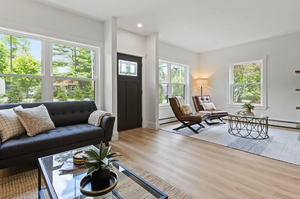 65 Middle Road Falmouth ME 04105