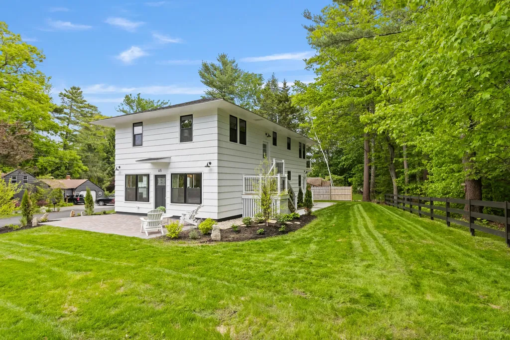 65 Middle Road Falmouth ME 04105