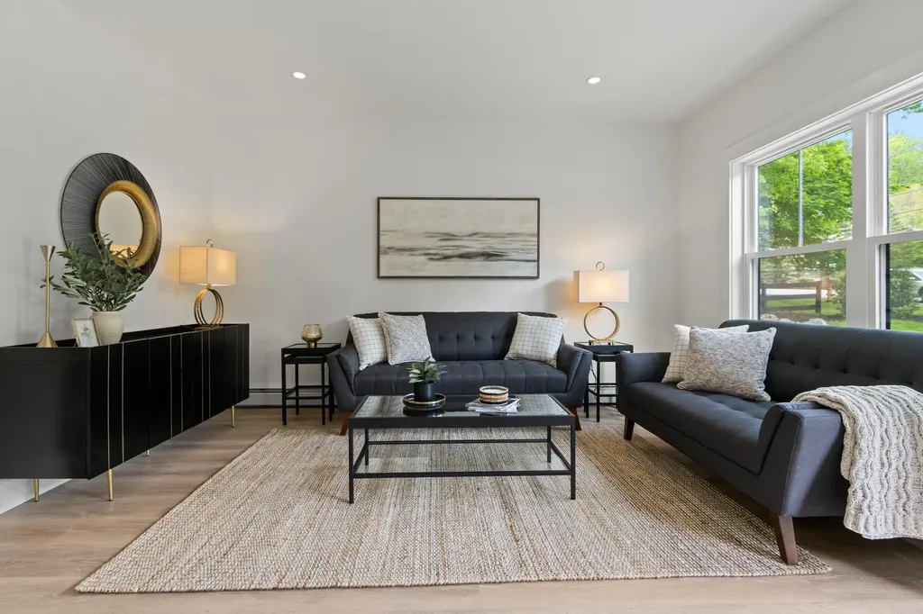 65 Middle Road Falmouth ME 04105