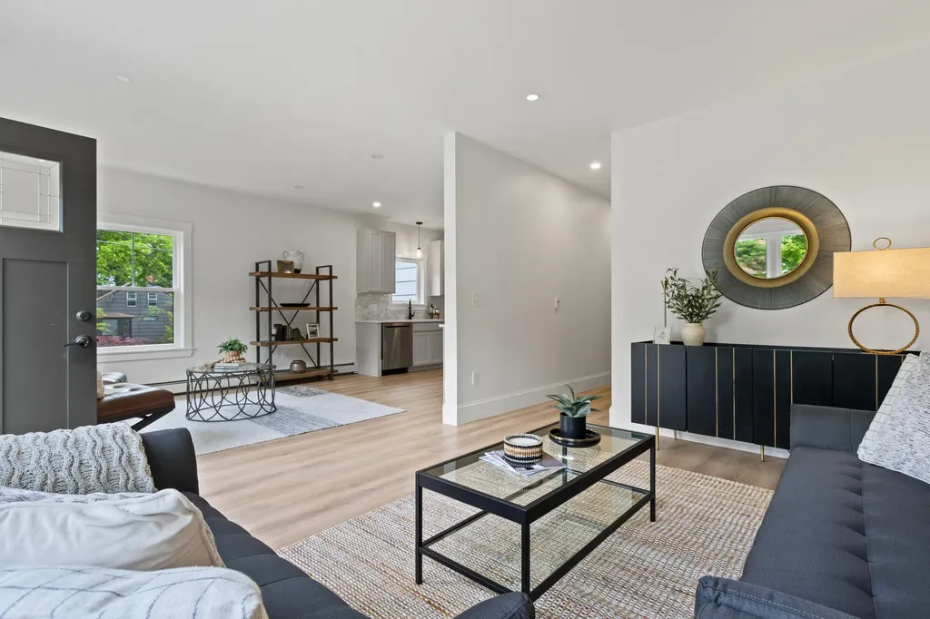 65 Middle Road Falmouth ME 04105