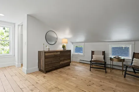 65 Middle Road Falmouth ME 04105