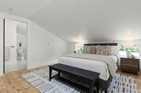 65 Middle Road Falmouth ME 04105