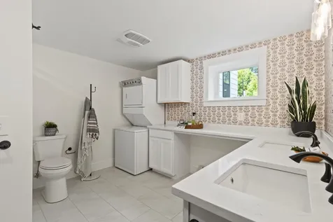 65 Middle Road Falmouth ME 04105