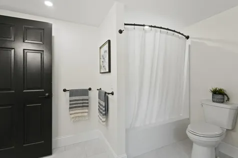 65 Middle Road Falmouth ME 04105