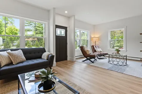 65 Middle Road Falmouth ME 04105