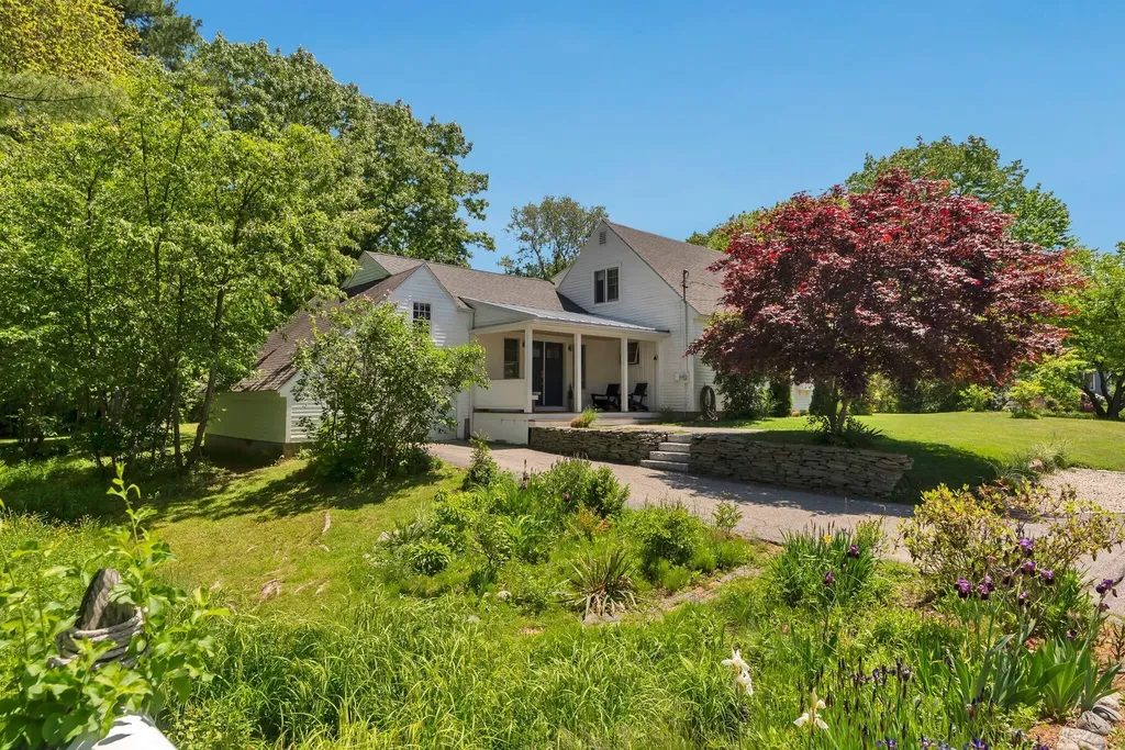 27 Glenhaven Circle E Saco ME 04072