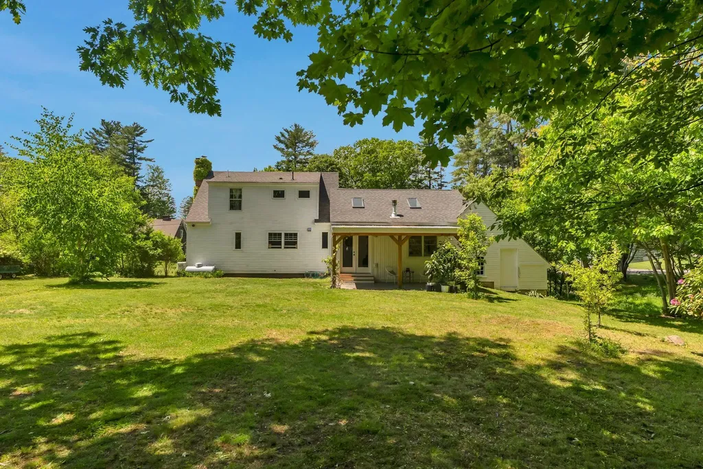27 Glenhaven Circle E Saco ME 04072