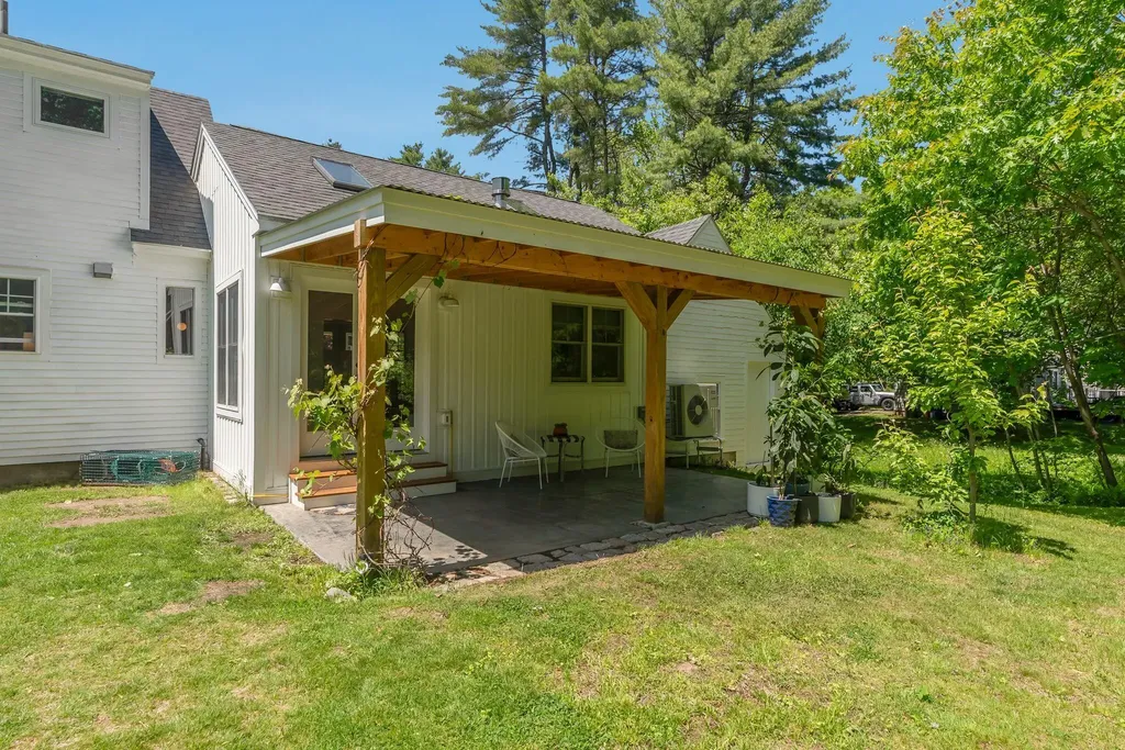 27 Glenhaven Circle E Saco ME 04072
