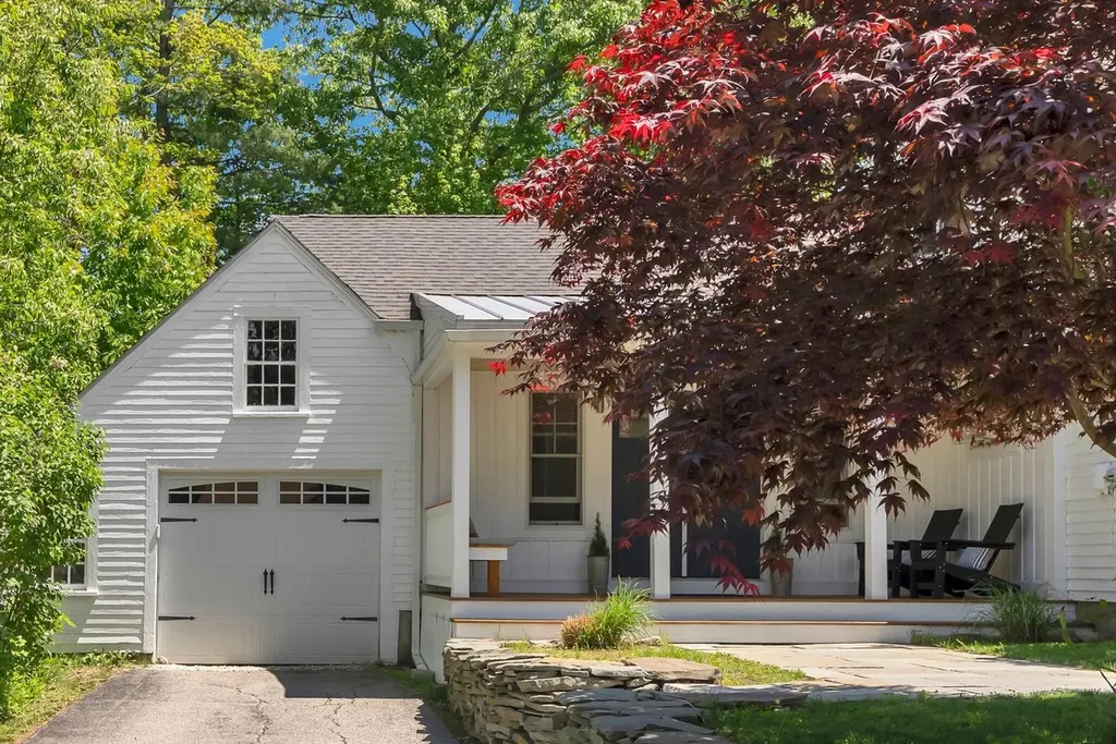 27 Glenhaven Circle E Saco ME 04072