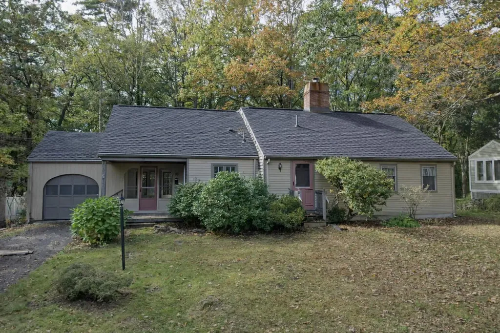 12 Woodcrest Road Cape Elizabeth ME 04107