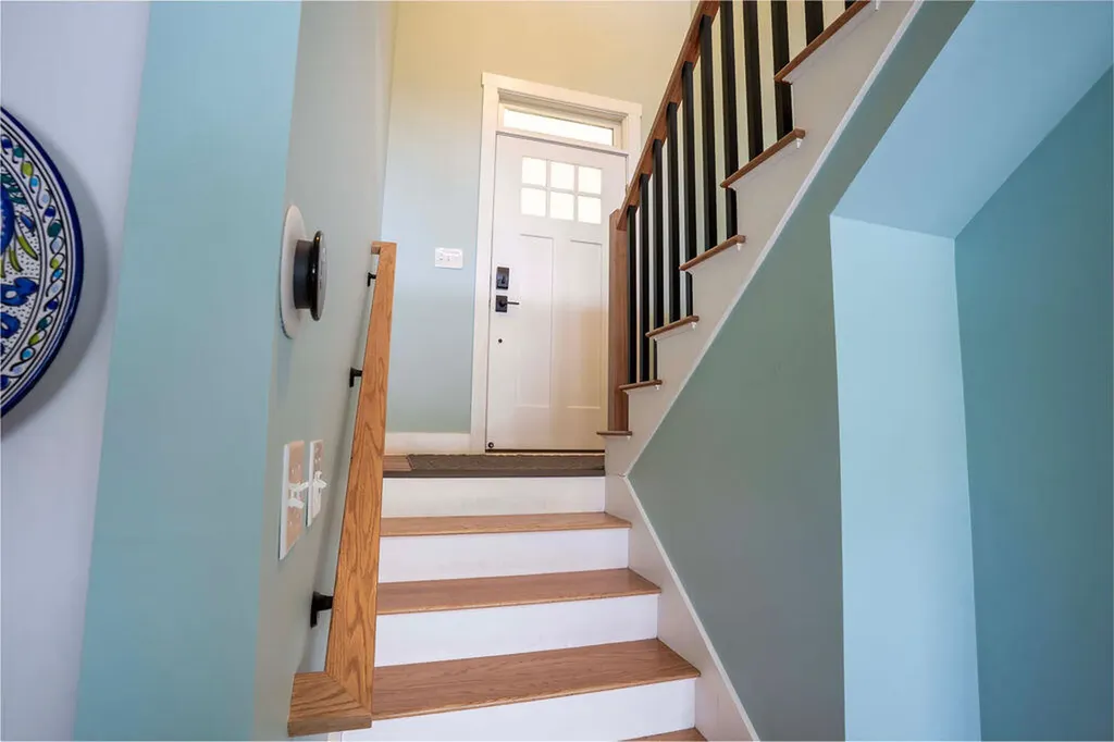 86 Everett Road Auburn ME 04210