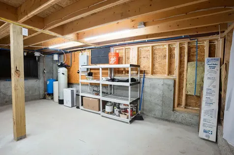 86 Everett Road Auburn ME 04210