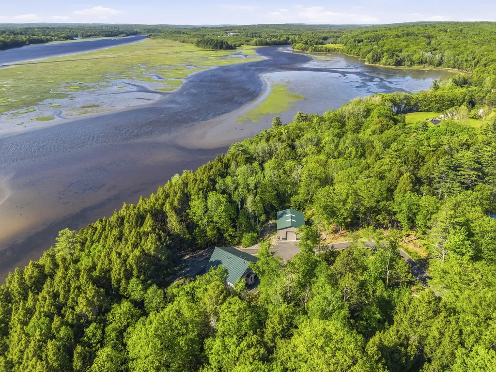 787 River Road Dresden ME 04342