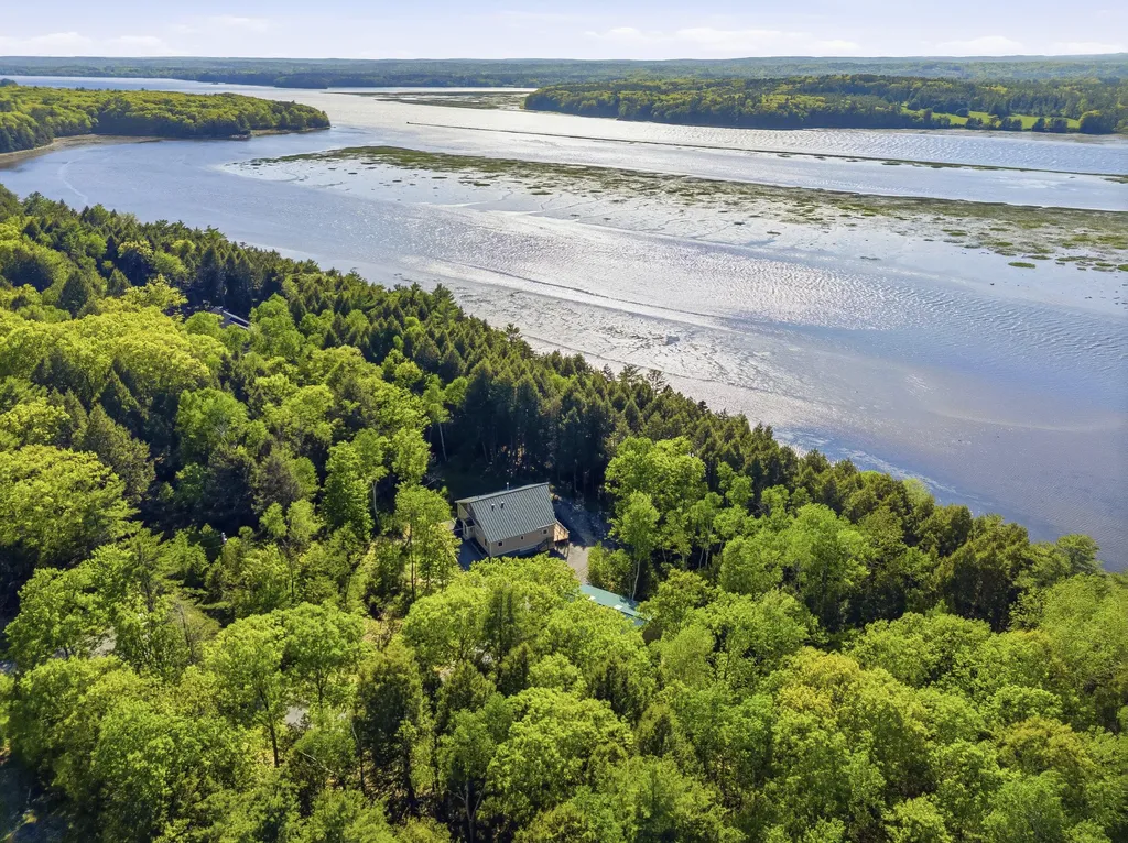 787 River Road Dresden ME 04342