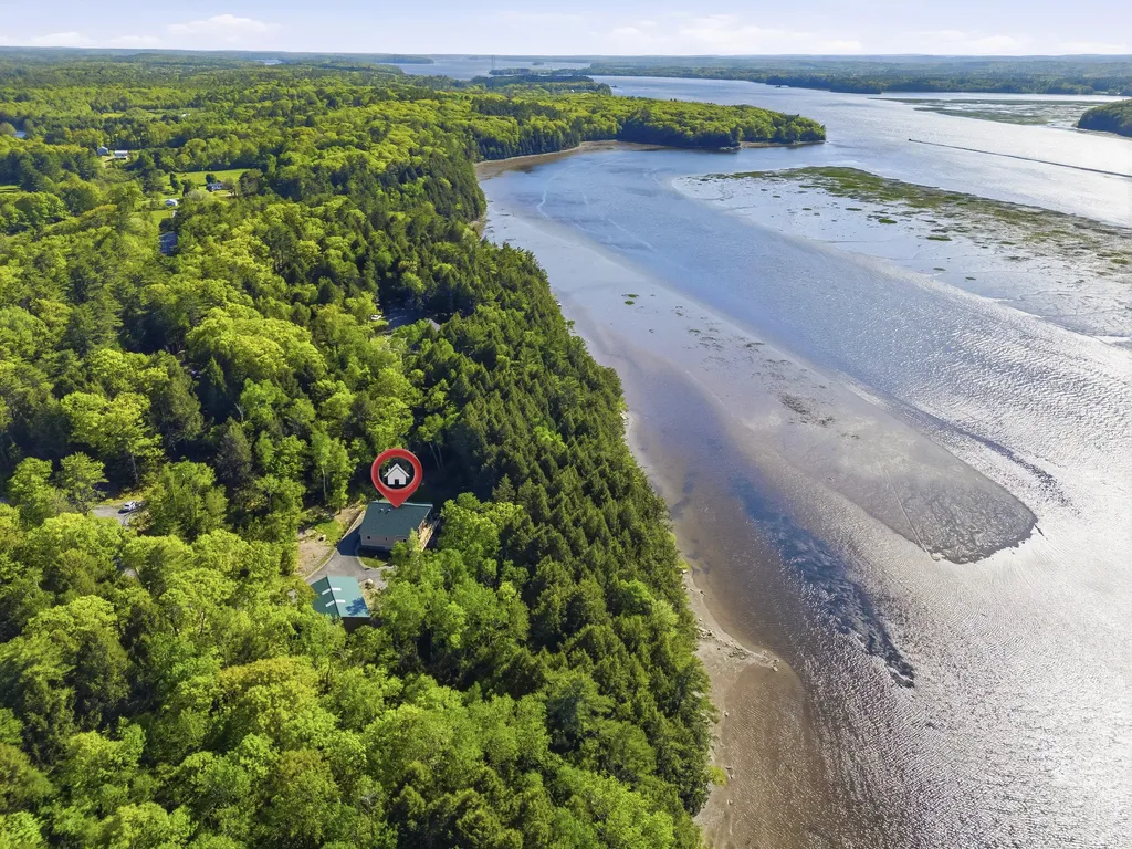 787 River Road Dresden ME 04342