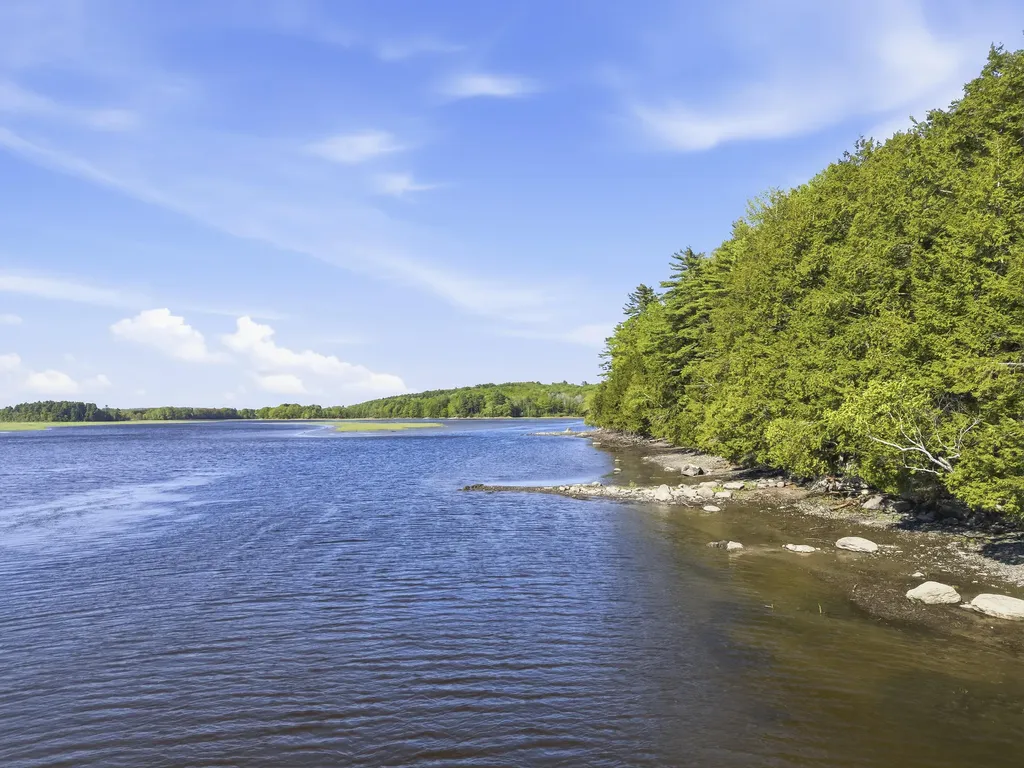 787 River Road Dresden ME 04342