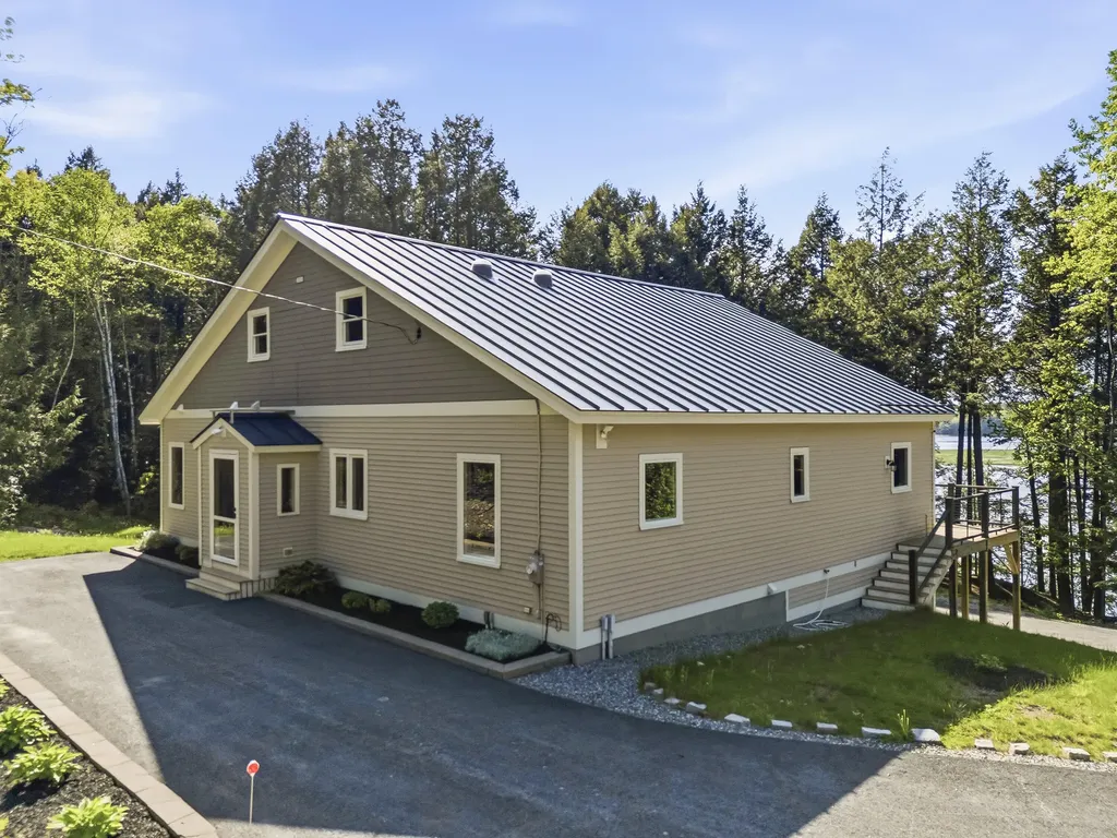787 River Road Dresden ME 04342