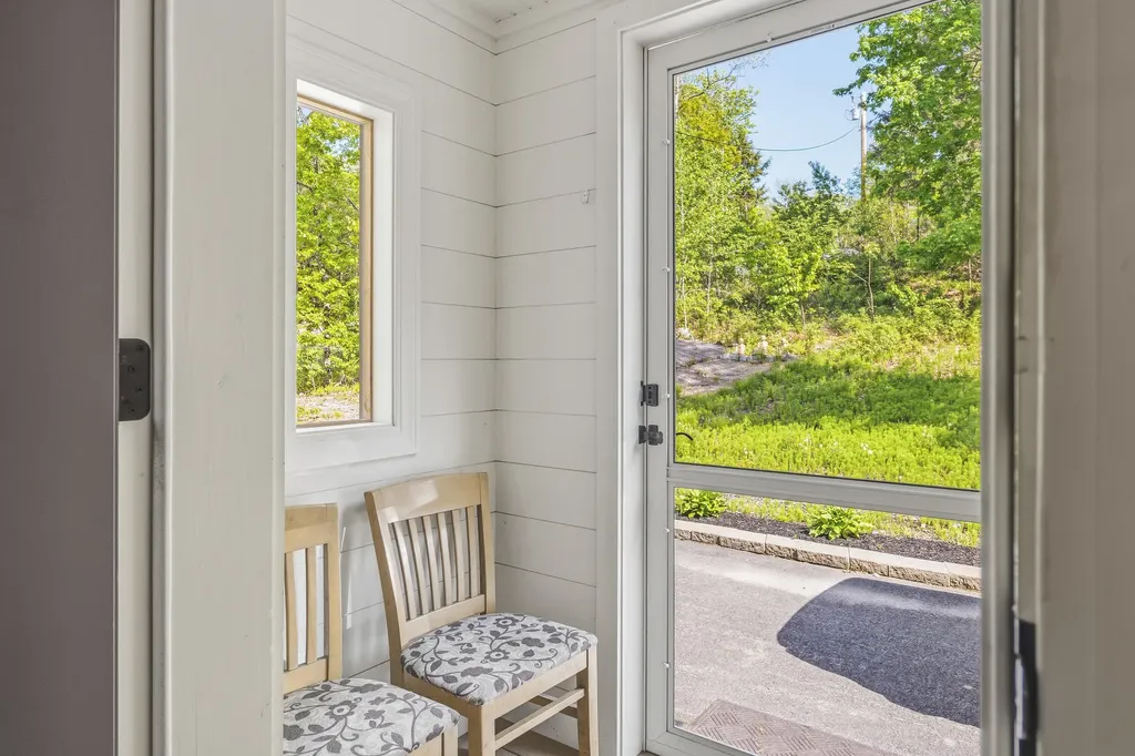 787 River Road Dresden ME 04342