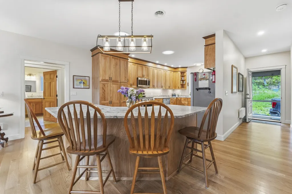 787 River Road Dresden ME 04342