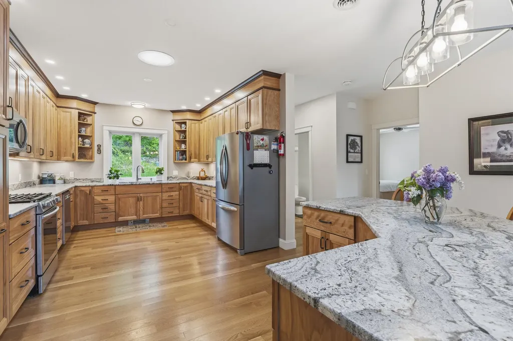 787 River Road Dresden ME 04342