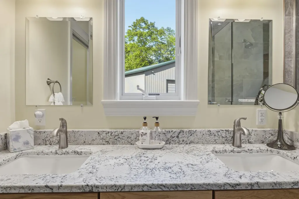 787 River Road Dresden ME 04342