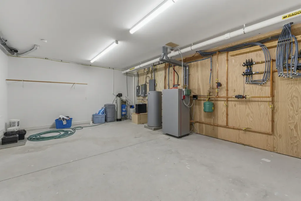 787 River Road Dresden ME 04342