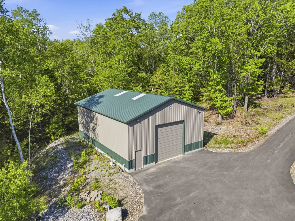 787 River Road Dresden ME 04342