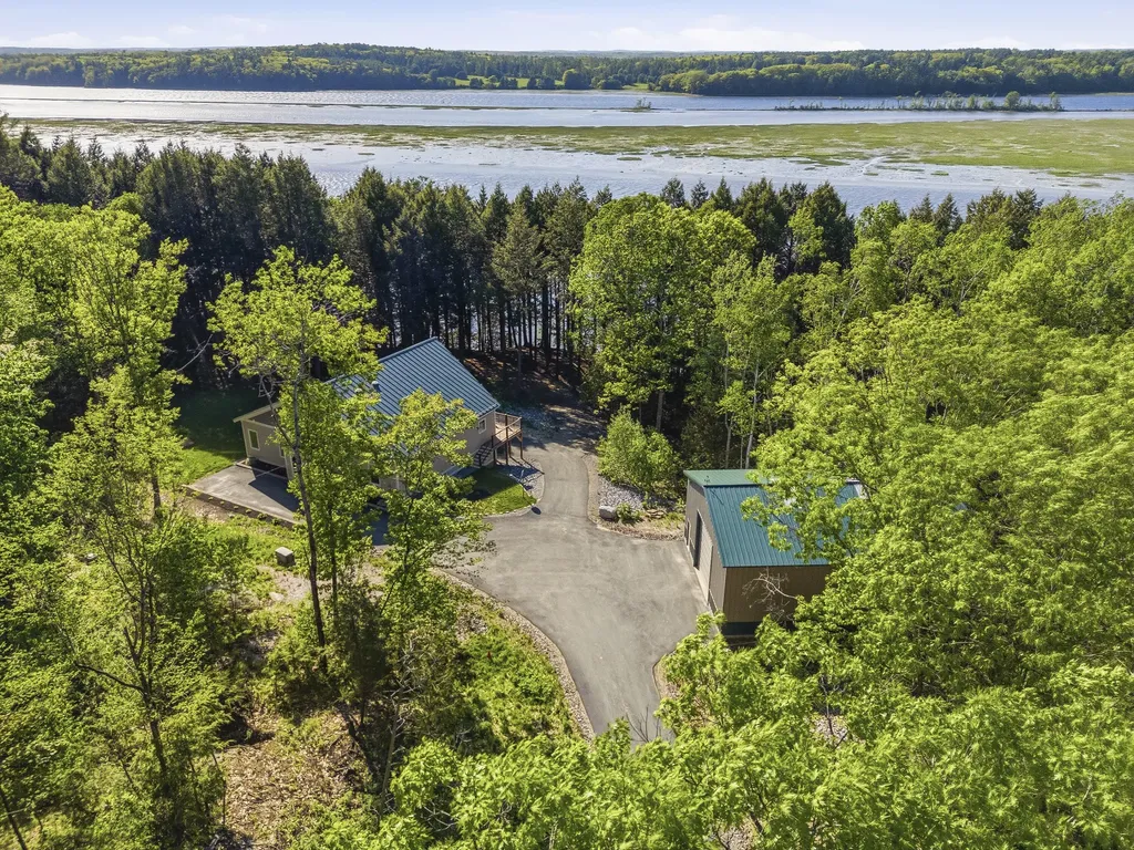 787 River Road Dresden ME 04342