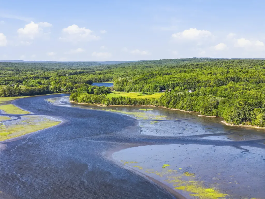 787 River Road Dresden ME 04342