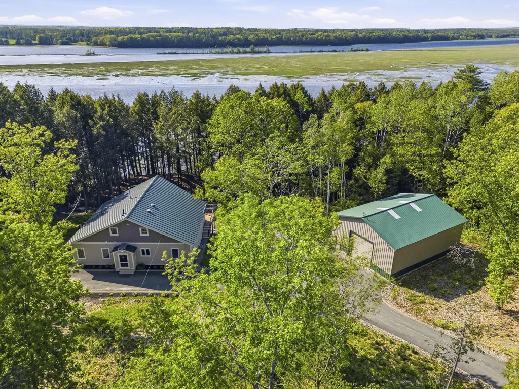 787 River Road Dresden ME 04342