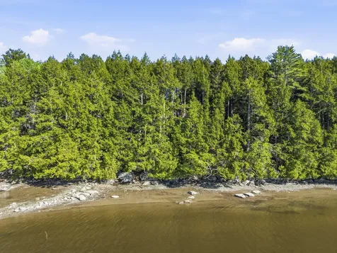 787 River Road Dresden ME 04342